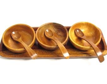 Hand Tooled Wooden Bowl Serving Set - Set of Three Bowls with Spoons on a Tray - Label Reads: Alii Woods of Honolulu - Genuine Monkey Pod