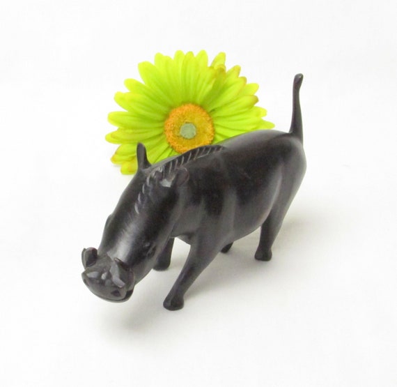 wildebeest figurine