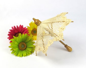 Crocheted Doll - Miniature Parasol - Umbrella - Vintage Mid Century Photography Prop - Working Parasol Umbrella - Dolll Furniture Home Decor