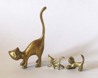 Mother Cat and Baby Kitten Figurines - Solid Brass - Shadowbox - Doll House Pet - Fairie Garden - Diorama - Menagerie Vintage Home Decor
