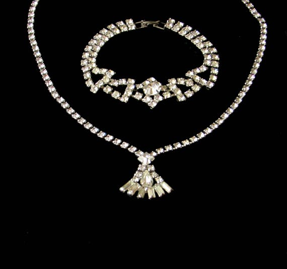 Glistening Vintage Crystal Rhinestone Bridal Neck… - image 1