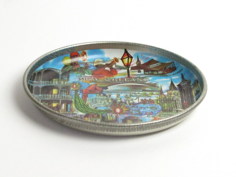 New Orleans Tin Plate Tray Dish Home Decor Vintage 1960s Souvenir Art Artist Signed immagine 5