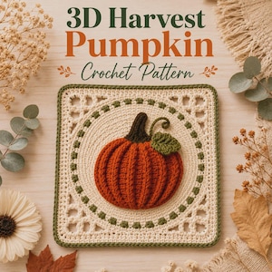 Peut inclure: Un motif carré au crochet présentant une citrouille orange texturée en trois dimensions avec une tige marron foncé et une feuille verte au centre. Le motif a un fond crème avec une bordure vert foncé et des coins ajourés décoratifs.