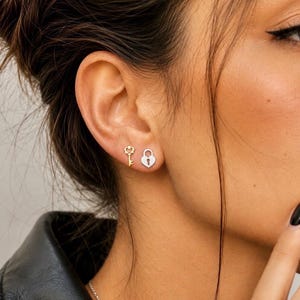 Mix and Match Stud Earrings Set, 2 Pairs Stainless Steel Earrings, Key and Lock Earrings, Mismatched Earrings, 6 Ways to Wear