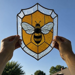 Buntglasvorlage mit Hummelmotiv | Sonnenfänger mit Honigbiene (PDF, SVG)
