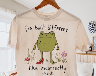 Je suis différent, je pense différemment. Pack d'images PNG humoristiques, animaux rigolos, grenouille, chien, raton laveur, design de t-shirt avec animaux bizarres.
