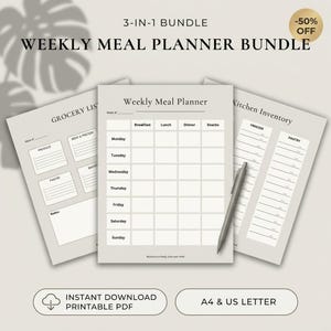 Könnte beinhalten: Ein 3-in-1 wöchentlicher Essensplaner-Bundle mit Einkaufsliste, Wochenplaner und Kücheninventarliste. Die druckbaren PDF-Dokumente sind hellgrau mit schwarzem Text und enthalten einen grauen Stift, der auf dem zentralen Planer liegt.