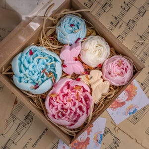 Flower Soap Gift Box: Handmade Mini Soaps, Bridal Shower Favors