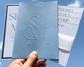 Capa protetora com relevo | Monograma personalizado | Compatível com envelopes A7 e convites de casamento 5x7