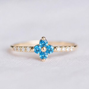 Sky Blue Topaz & Moissanite Gold Ring, Natural Blue Topaz Ring, 14K Gold Gemstone Ring, Dainty Statement Ring, Elegant Gift for Her