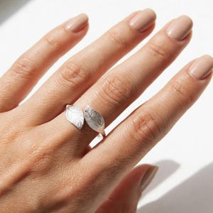 Silver Double Leaf Ring 925 Sterling Silver – Textured Two Leaf Open Bypass Ring – Botanical Adjustable Ring Gift