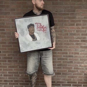 Tupac: Pintura original exclusiva hecha a mano (1/1) con marco flotante personalizado.