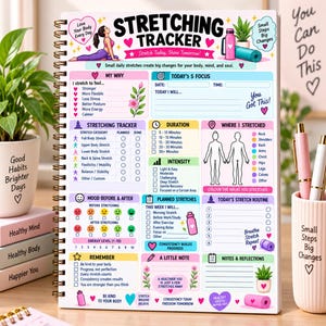 Könnte beinhalten: Ein spiralgebundener Dehnungs-Tracker mit weißem Einband, verziert mit bunten Illustrationen von Yoga-Posen, Wasserflaschen und Pflanzen. Die Seite enthält Bereiche für Tagesziele, Stimmung, Dauer der Dehnübungen und Körperdiagramme zum Ausmalen.