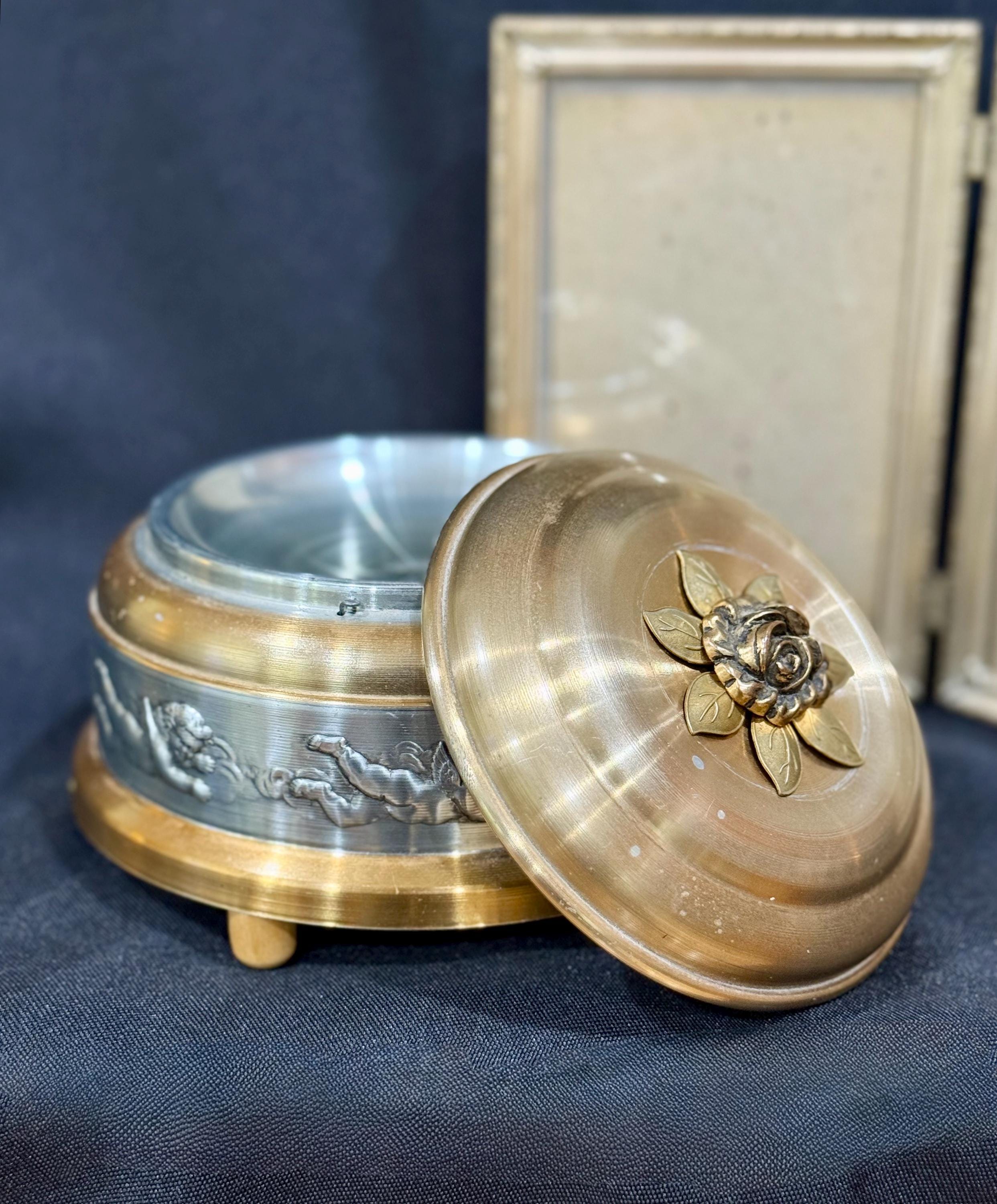 Powder Box Music Box - Etsy