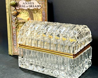 Exquisite French Baccarat-Like Domed Lid Cut Glass Dresser Jar Keepsake Jar, Wt. 5.12lbs