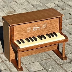 Vintage 1950's Jaymar 25-key Child's Toy Piano Pat 2641135, Childs