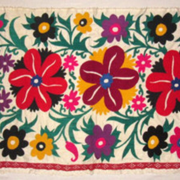 VARIETY of FLOWERS SUZANI - Vintage Cotton Hand Embroidery