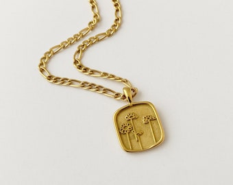 Daisy Flower Necklace Square Pendant in Gold