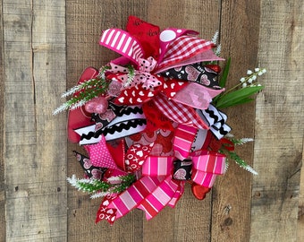 Valentine’s Day wreath outdoor wreath indoor wreath whimsical front door indoor outdoor Valentines Love Wreath