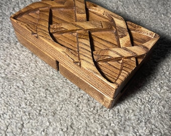 Old School Celtic Knot Magnetic Dice Roller | Felt Lined Wooden D&D | Dungeon Master Gift | RPG Gaming Accessory