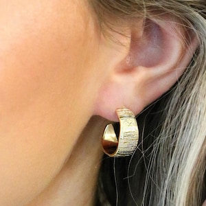 Etched Hoops - Textured Gold Hoops - Chunky 90s Earrings - 3/4 Gold Hoops - Everyday Hoop Earrings - Statement Earrings