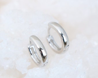 Huggie Hoops - Tiny Everyday Hoops - Silver Huggie Hoops - Dainty Hoops - Minimalist Hoops - Basic Hoops Earrings - Lightweight Hoops