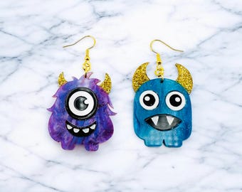 Boucles d'oreilles petits monstres en acrylique découpé