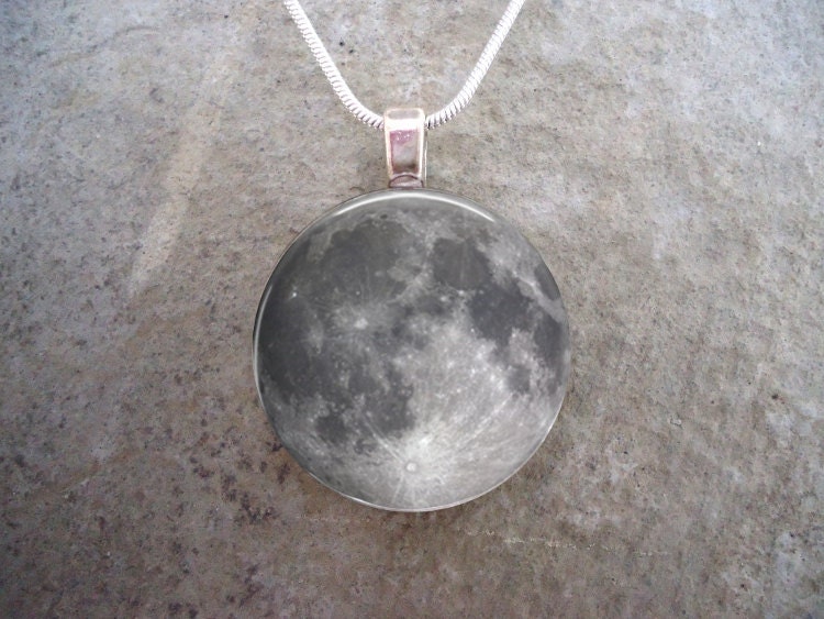 Restocking Full Moon Jewelry 1 Inch Diameter Glass Pendant Necklace Or Keychain Collect All 8 Pendants Free Shipping Style Moon Full