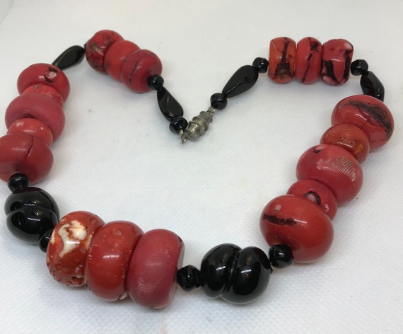 Dyed red coral and black jade necklace. Screw bar… - image 1