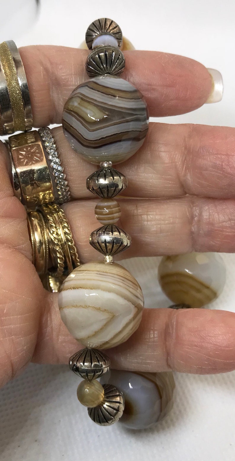 3 oz banded 3692 17 grms honeycomb faceted agate bead necklace 17mm beads 17 long