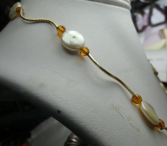 18 kt gold coin pearl necklace--16" long--10 grms… - image 3