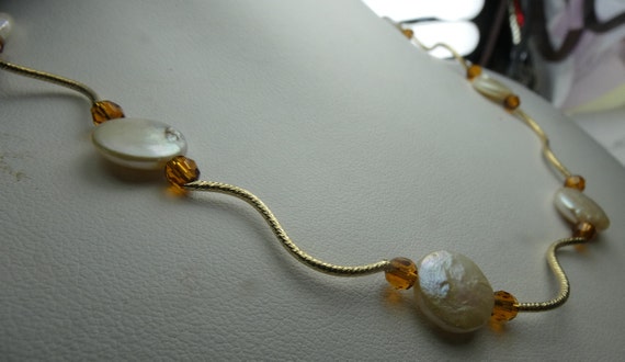 18 kt gold coin pearl necklace--16" long--10 grms… - image 2