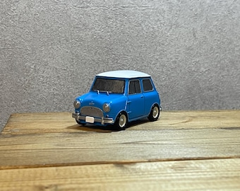 Modelo clásico Mini a escala 1:43 hecho a mano | Miniatura BMC Mini Cooper pintada a mano / Austin Mini CooperS Mk1 azul