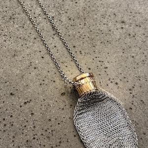Collar de metal con forma de cartera, estilo Art Déco vintage, hecho a mano, de los años 20
