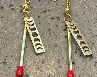 Leuchten Sie die Nacht Streichholz Mond Ohrringe