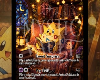 Op de afbeelding: Een Togepi-verzamelkaart met een geel, eivormig wezen dat een boek leest in een gezellige, schemerige kamer met lichtsnoeren, boekenplanken en een lantaarn. De kaart toont de naam Togepi, 50 HP en de aanvallen Sweet Surprise en Psy Bolt.