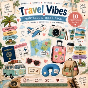 Op de afbeelding: Een printbaar stickervel getiteld Travel Vibes met illustraties van een palmboom, vliegtuig, camera, wereldkaart, koffer, paspoort, instapkaart, hartvormige zonnebril, busje, nekkussen, rugzak en een beker koffie.