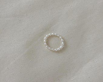 Cream Freshwater Pearl Ring – Oval Pearl Stackable Jewelry – The Lucia Ring