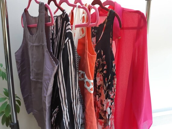 6 piece vintage lot / blouses, dresses, cape