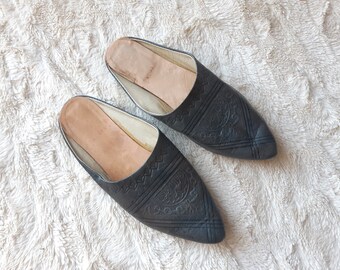 grey leather embossed slip on shoes / flats