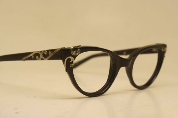 Small Vintage Cat Eye Glasses 1960s vintage frames - image 4