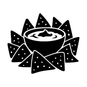 Op de afbeelding: Een zwart-witte grafische illustratie van een ronde kom gevuld met dip, omringd door een groep driehoekige tortillachips. De chips zijn voorzien van kleine witte stippen die de textuur weergeven, gerangschikt in een cirkelvormig patroon rond de kom.