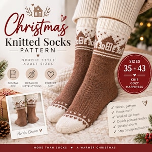 Puede incluir: Un par de calcetines tejidos en marrón y blanco con un motivo de casas y patrones de corazones. El texto dice Christmas Knitted Socks Pattern, Nordic Style Adult Sizes, Sizes 35-43, Knit Cozy Happiness, Nordic Charm y More Than Socks A Warmer Christmas.