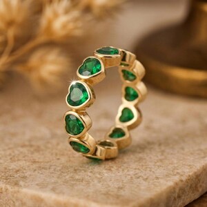 Tsavorite Heart Eternity Ring, Silver Bezel Set Green Garnet Band, Romantic Promise Ring for Her, Unique Anniversary Gift Women