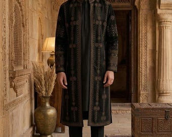 Lyxig svart broderad sherwanijacka: Traditionell indisk brudgumsoutfit
