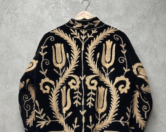 Svart Suzani-kavaj i sammet, handbroderad blommig boho-kappa, kavaj i uzbekisk stil