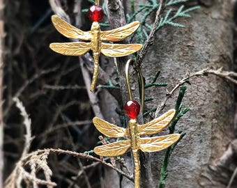 Gold-plated dragonfly earrings. Dragonfly earrings. Silver bath dragonfly earrings in gold.