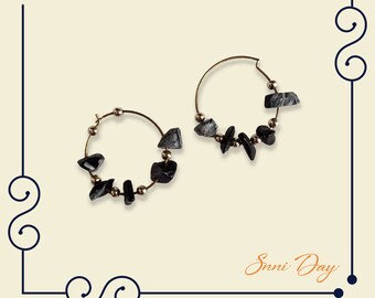 Hoop Earrings with Black and White Chip Stones with Gold Beads