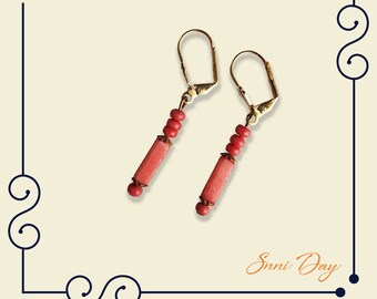 Abalorios de vidrio rosa oscuro con pendientes de palanca