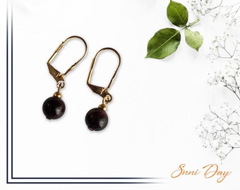 Onyx Beads with Gold Tone Leverback Earrings